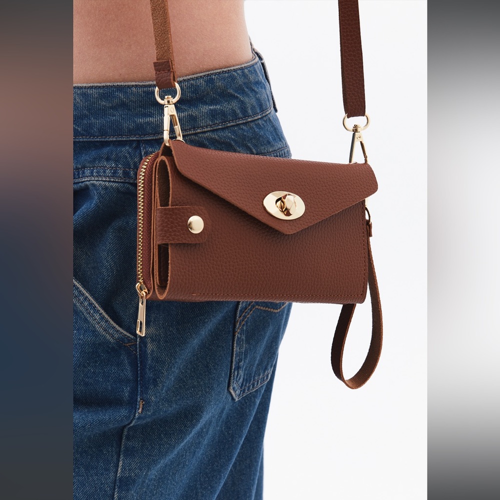 Crossbody Phone Bag / Clutch – Brown